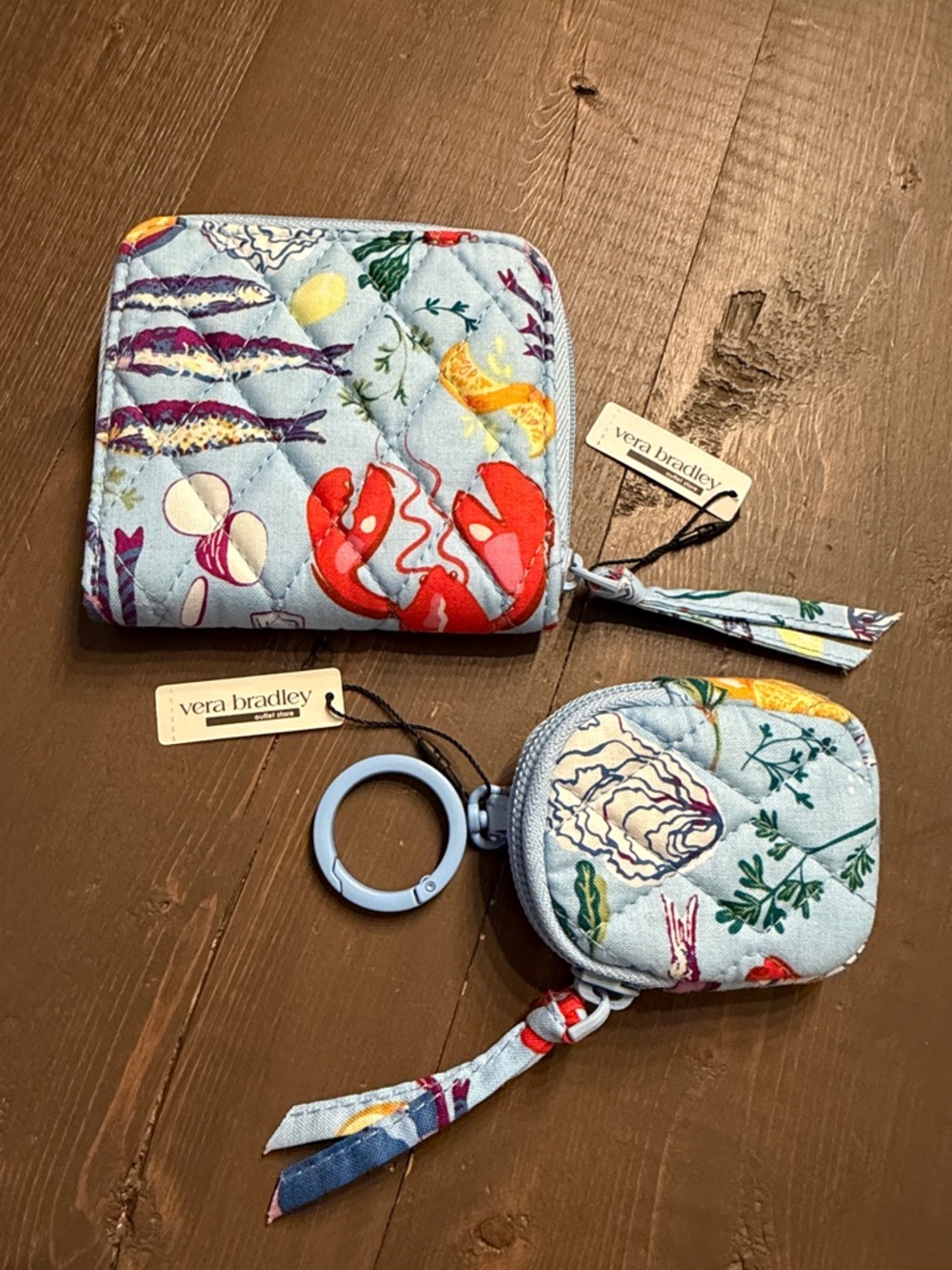 NWT Vera Bradley Seafood Boil 🦞 🍋 🌶️ 🦪  Zip Around Wallet & Bag Charm for AirPod